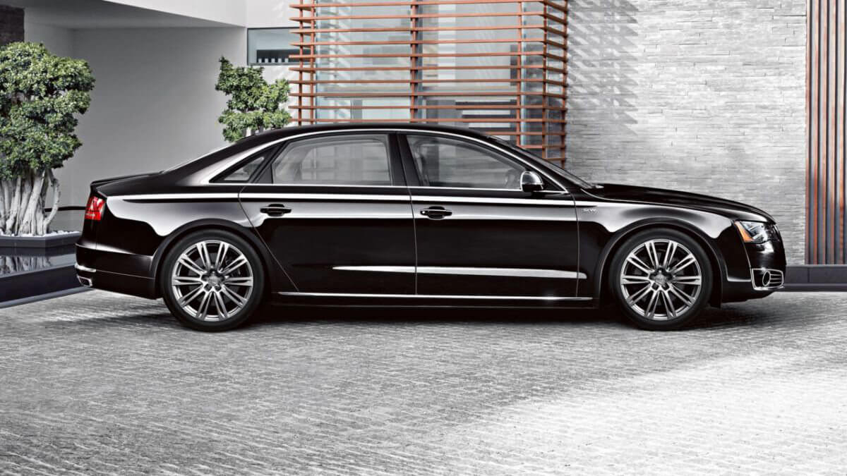 Audi A8L milimo Brisbane limo Car Hire Transfers
