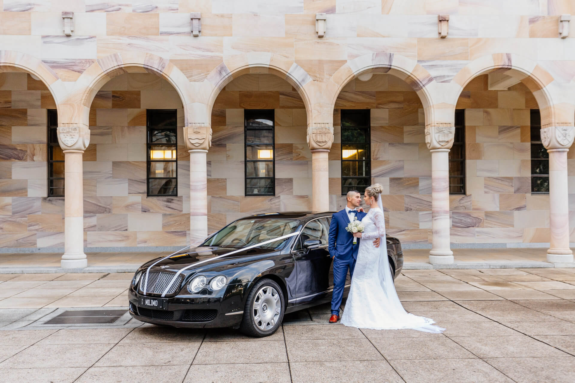 Queensland University milimo Brisbane limo Car Hire Transfers