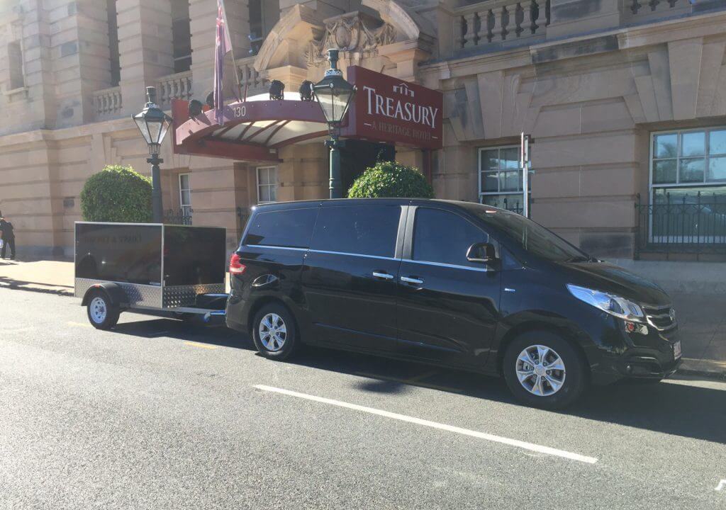 Van and Luggage Trailer milimo Brisbane limo Car Hire Transfers