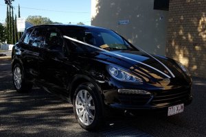 Holy Creoss Catholic Church milimo Brisbane limo Car Hire Transfers